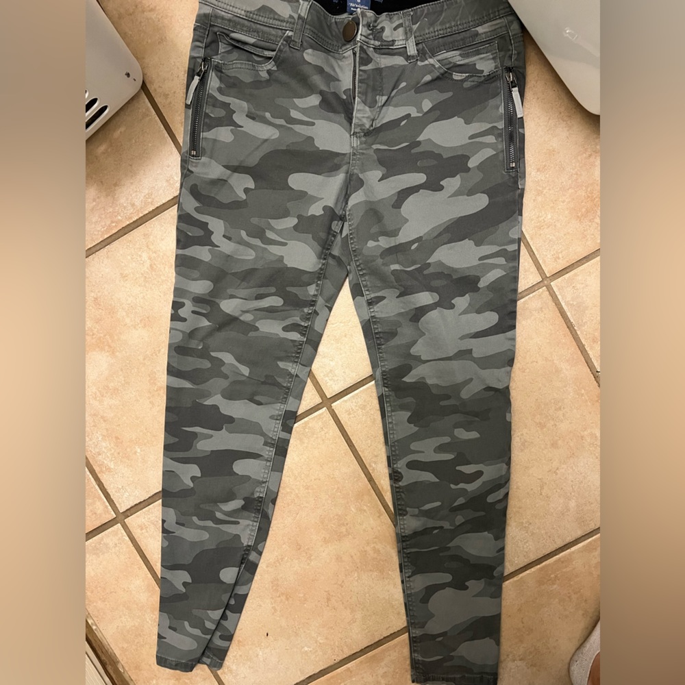 Women’s Democracy Camo Jean pants